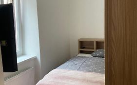Tiny Twix Room In The City Centre